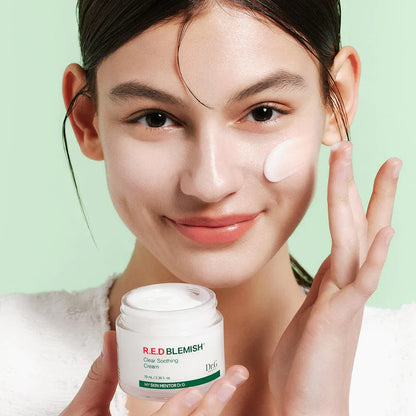 Don’t let irritation stop your glow! Dr.G R.E.D Blemish Soothing Cream calms breakouts, hydrates dry patches, and restores barrier health. Shop K-beauty must-have at Zibuya today. Free shipping $35+ USD / $39 CAD – limited stock!